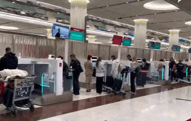 দুবাই বিমানবন্দরে হ্যান্ড লাগেজধারী যাত্রীদের চেক-ইন বন্ধ হতে পারে