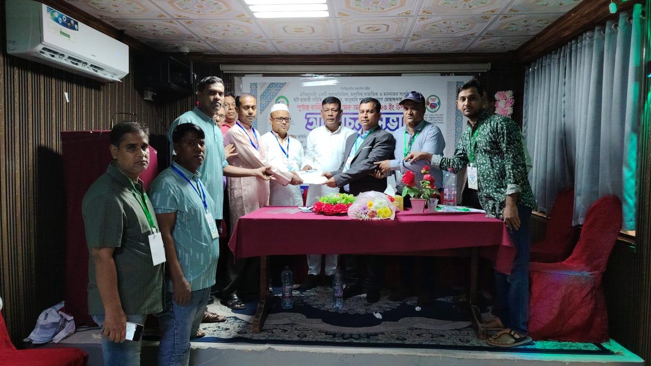 আরব আমিরাতে হাটহাজারী সমিতি মুছাফফা শাখার পূর্ণাঙ্গ কমিটির অভিষেক