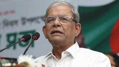 সরকারকে প্রশ্নবিদ্ধ করছেন এমন উপদেষ্টাদের অপসারণের পরামর্শ ফখরুলের