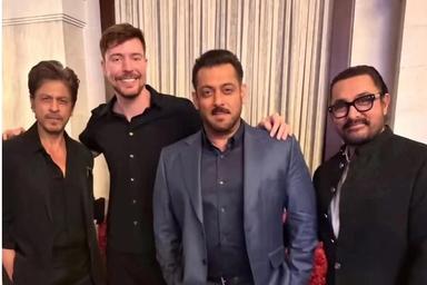 রিয়াদে এক মঞ্চে শাহরুখ খান, সালমান খান ও আমির খান, এক সিনেমায় অভিনয়ের ইঙ্গিত