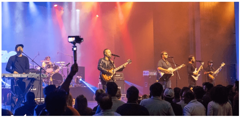 ভ্যানকুভারে বাংলাদেশের জনপ্রিয় 'ওয়ারফেজ' ব্যান্ডের ৪০তম প্রতিষ্ঠাবার্ষিকী কনসার্ট