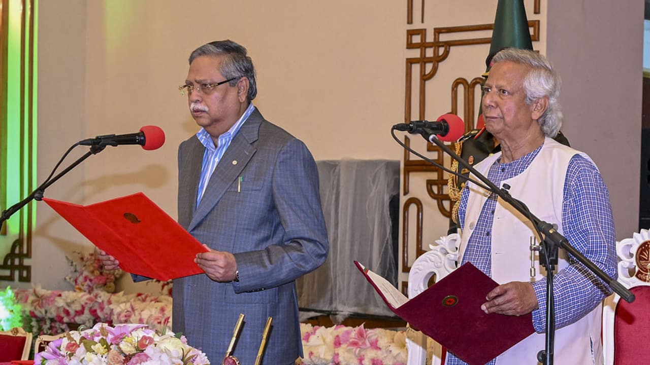 মুহাম্মদ ইউনূসের অবদান নিয়ে বিতর্ক প্রকট হচ্ছে: আল জাজিরা