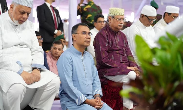 জাতীয় ঈদগাহে ঈদের প্রধান জামাতে অংশ নিলেন রাষ্ট্রপতি-প্রধানমন্ত্রী