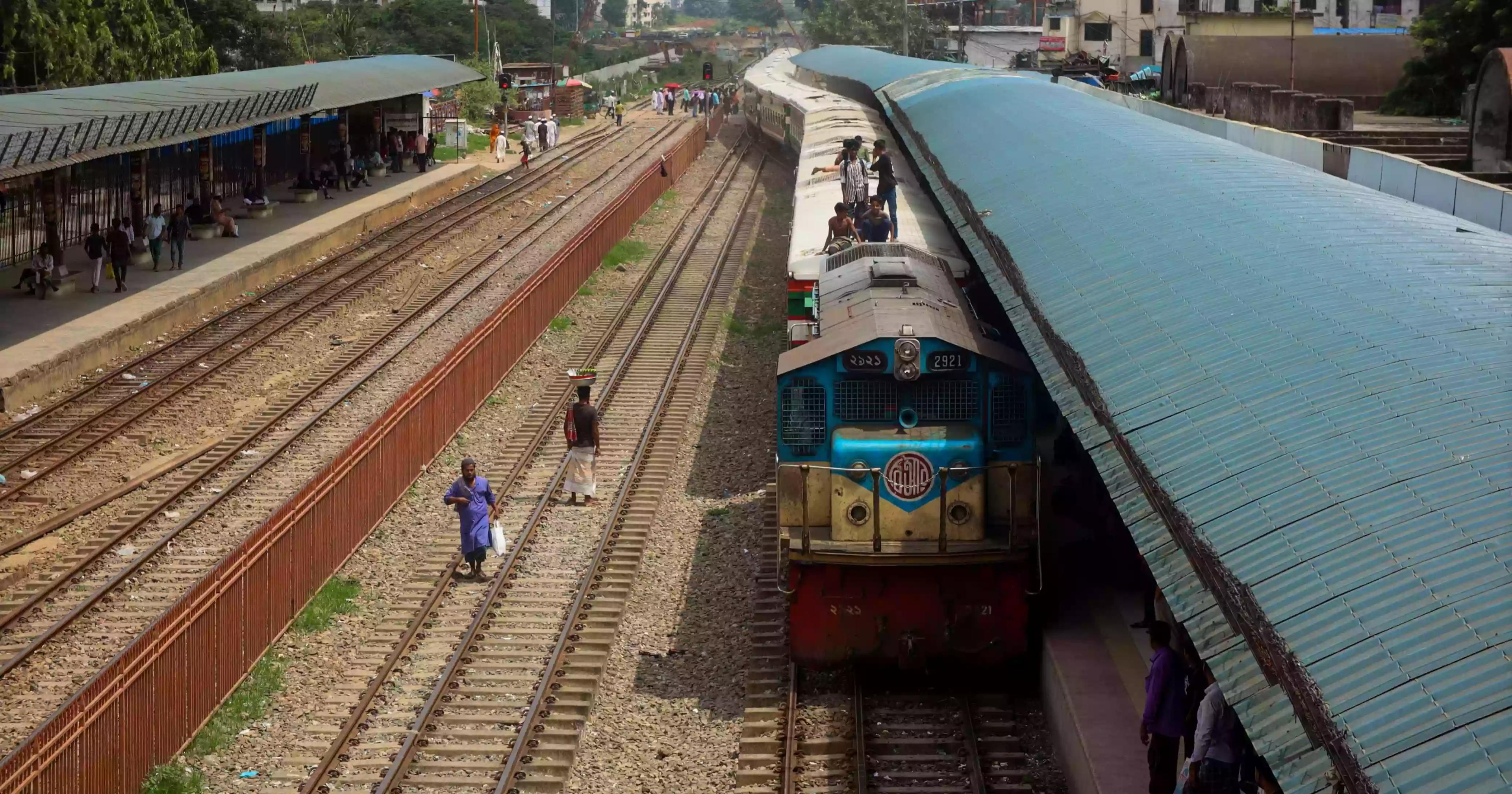 রেলওয়ের রানিং স্টাফদের কর্মবিরতি প্রত্যাহার