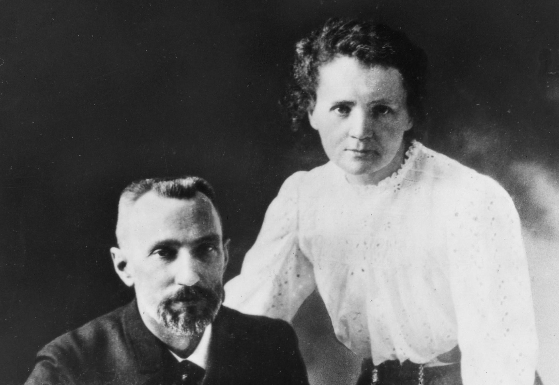 প্যারিসের চিঠি: বিজ্ঞান ও মানবতার আলোকবর্তিকা, মাদাম কুরির পরিবার