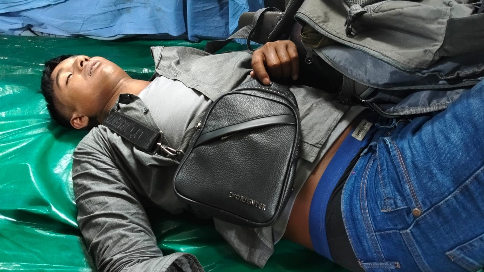 দেশে ফিরে অজ্ঞান পার্টির খপ্পরে সব হারালেন মালয়েশিয়াপ্রবাসী