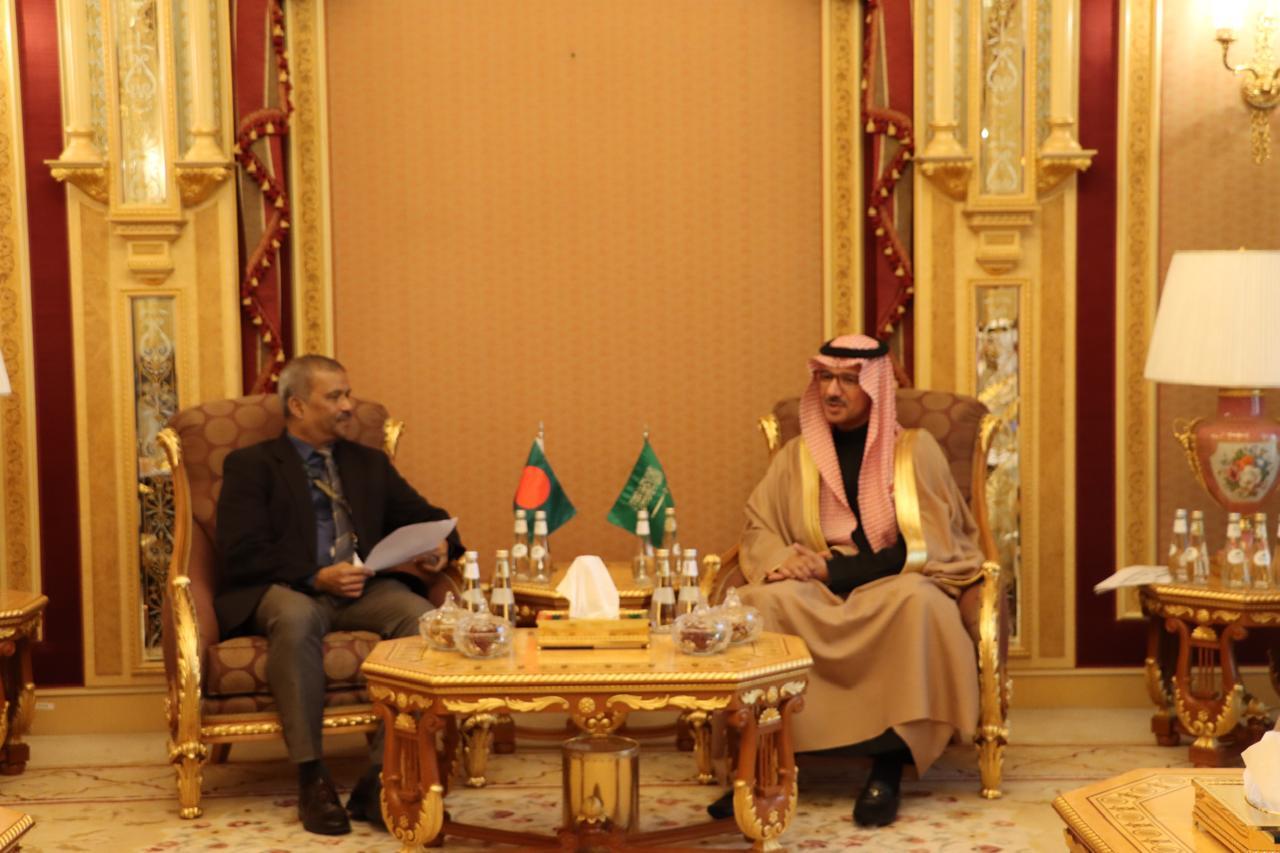 সৌদি আরবের সঙ্গে শ্রম ও অভিবাসন বিষয়ে দ্বিপক্ষীয সহযোগিতা জোরদার করবে বাংলাদেশ: আসিফ নজরুল